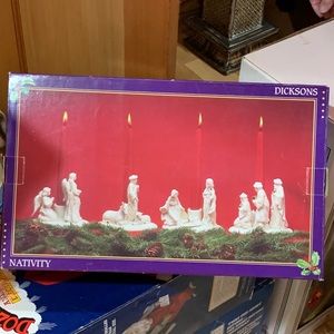 Dickson 4 piece Nativity Wreath Set with Candles